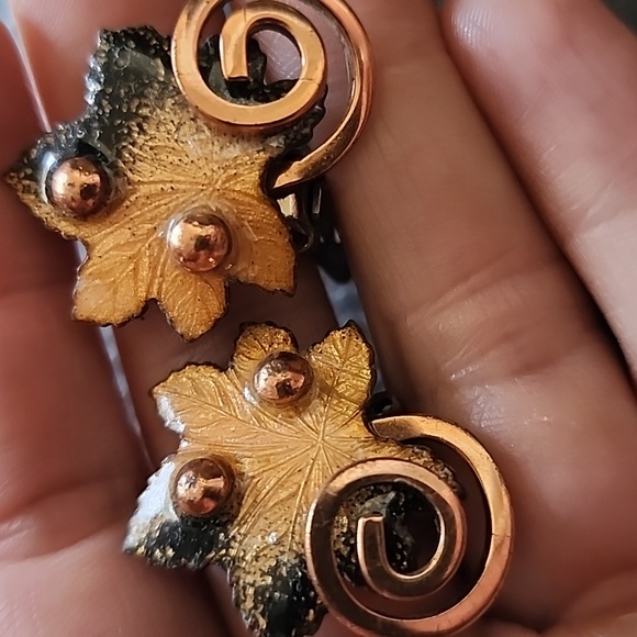 VTG Copper and Black Leaf Renoir Matisse Clip Earrings - Picture 4 of 9